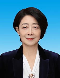 李　珺：李　珺